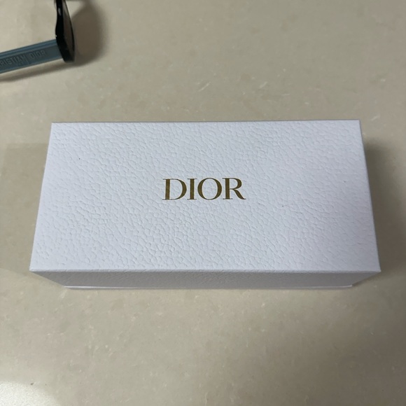 CHRISTIAN DIOR BLUE AND TORTOISE SUNGLASSES - Picture 4 of 6